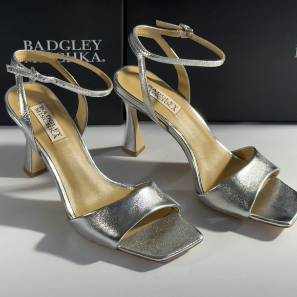 Badgley Mischka Women's Cady Sandals 8 Silver Leather Square Toe High Heel NEW - Picture 8 of 12